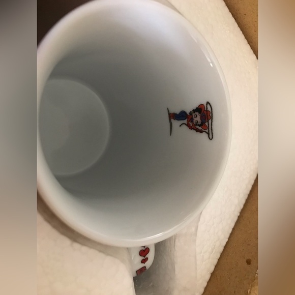 Betty Boop Mint
Fine Porcelain Collection mugs by The Danbury Mint - Picture 4 of 12